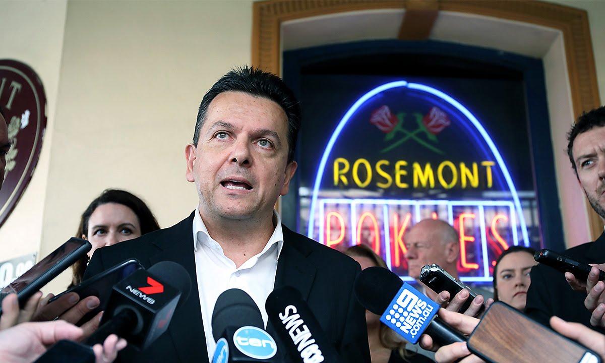 ‘No pokies’ Xenophon goes for ‘some pokies’, but does his gambling policy go far enough?