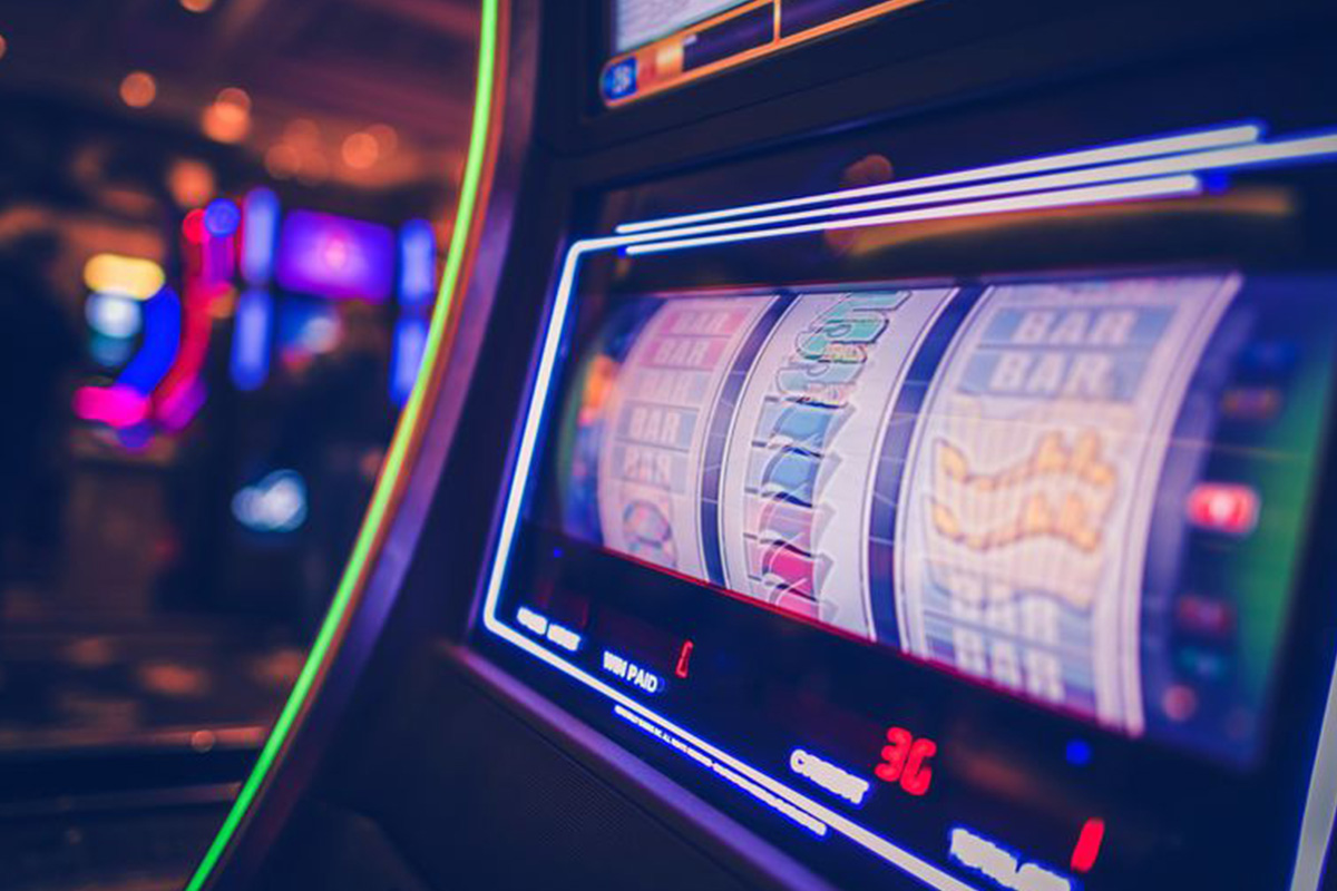 Casinos to reduce number of slot machines in New York