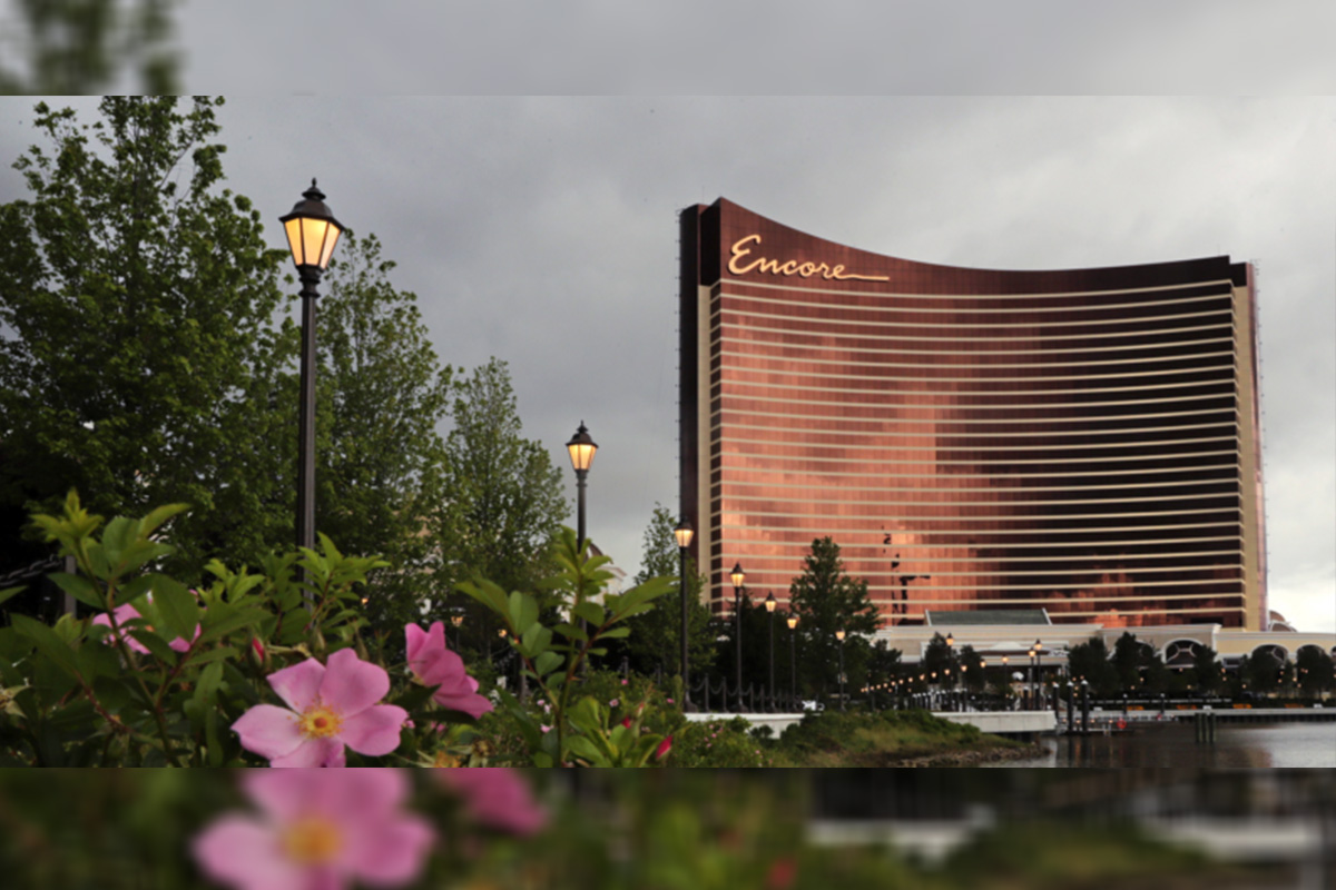 encore boston harbor lounge