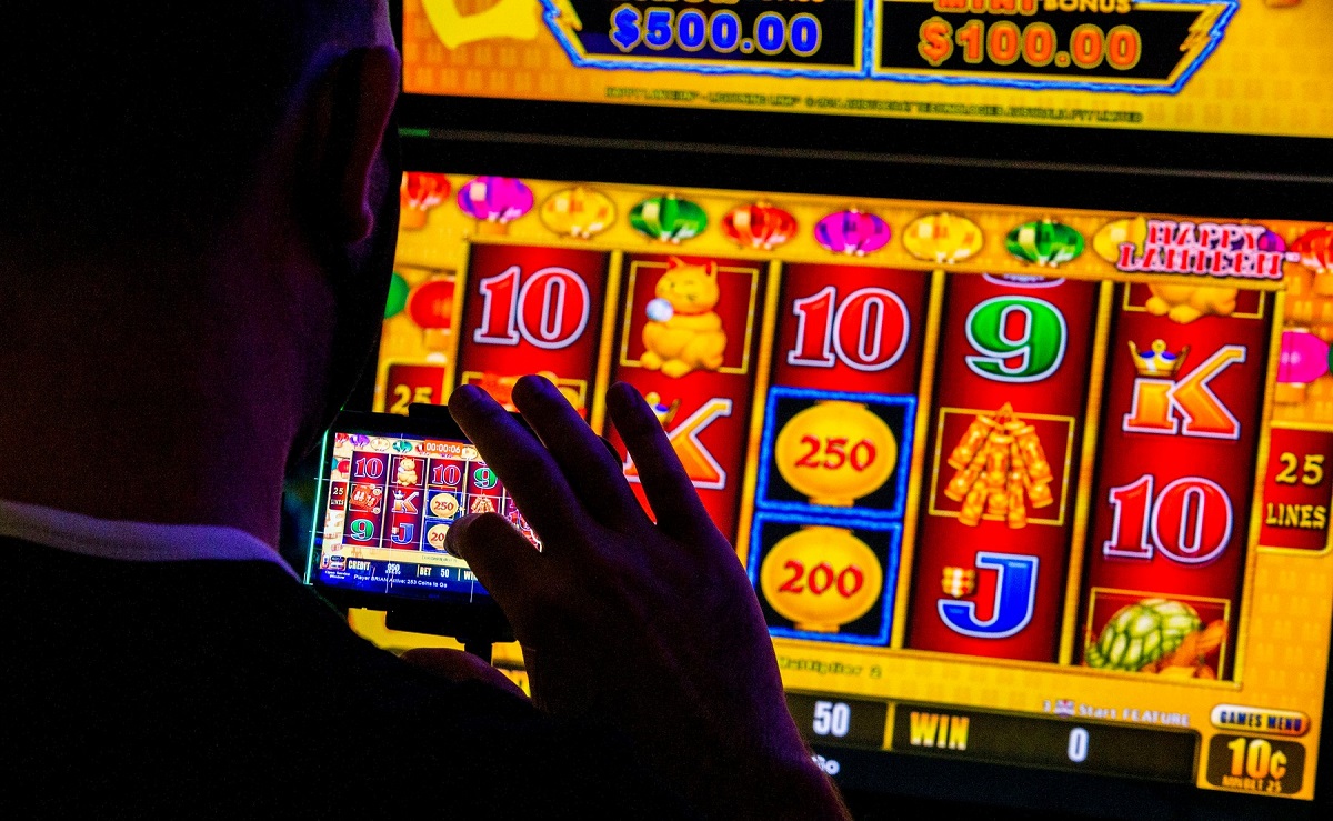 Which site to choose to play the slot machine?