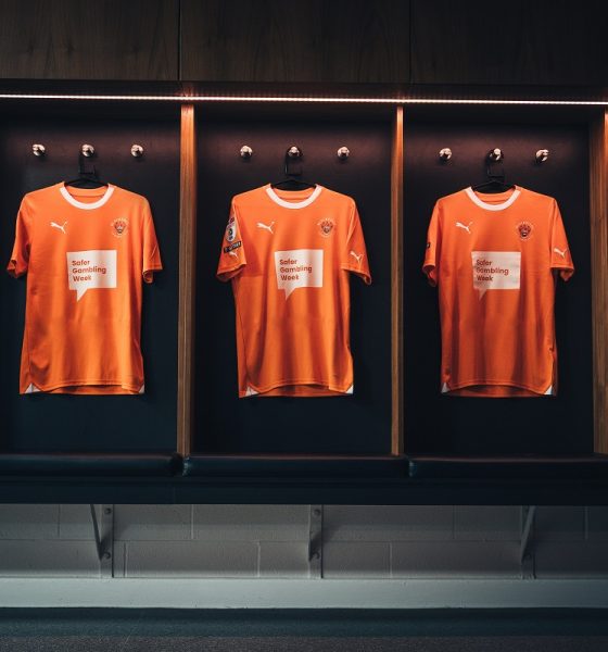 Blackpool FC features Safer Gambling logos on team shirts in collaboration with LeoVegas